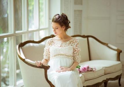 Как выбрать свадебное платье для беременных невест?